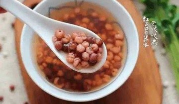 红豆薏米茶祛湿气（喝薏米水排湿初期症状）